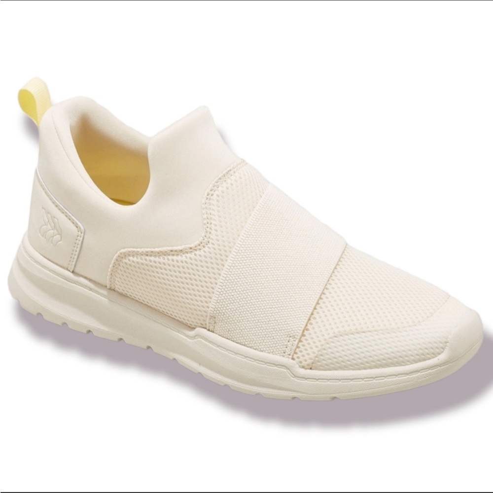 All In Motion Seaker slip on comfort size 10 off white